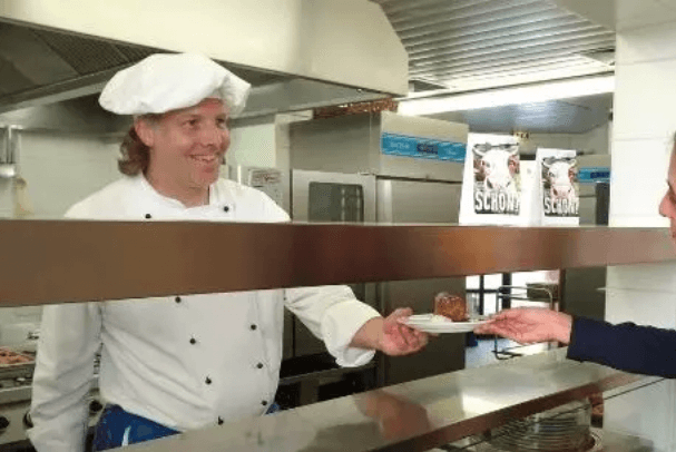 Küchenchef Christian Winzinger kocht seit 10 Jahren BIO
